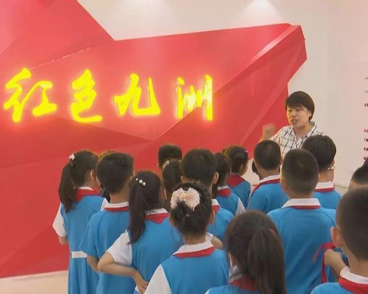 我17岁在老家有暖气太热不穿衣服可以吗（家里有亲戚）？
